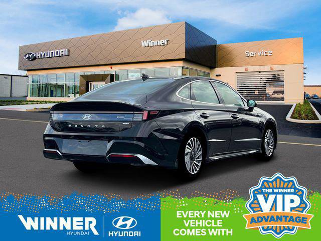 New 2025 Hyundai Sonata Limited image 8