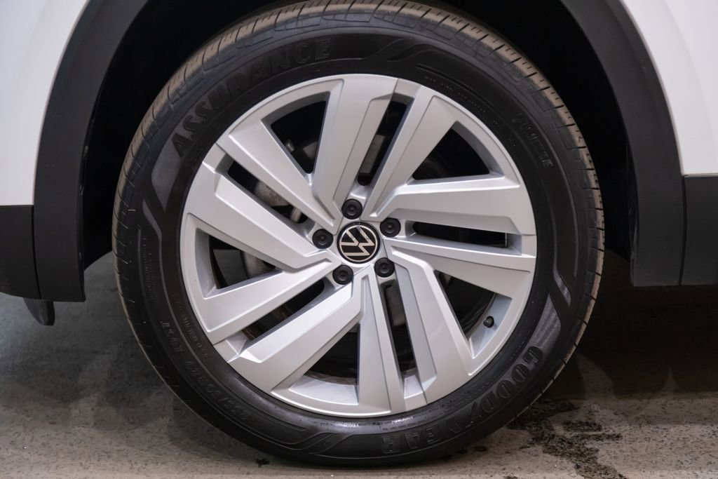 Used 2023 Volkswagen Atlas Cross Sport SE w/ Panoramic Sunroof Package image 7