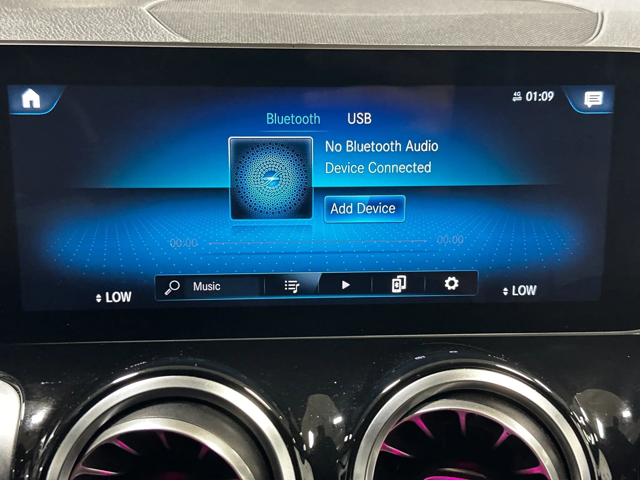 Used 2021 Mercedes-Benz GLB 250 GLB 250 Sport Utility 4D image 36