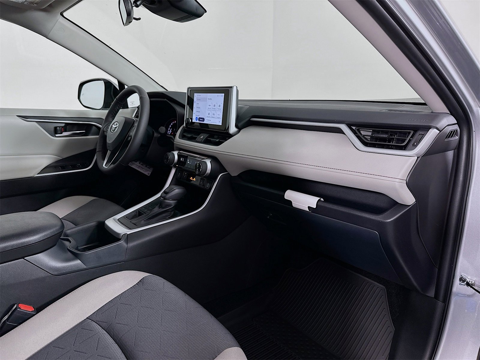 New 2025 Toyota RAV4 XLE image 30