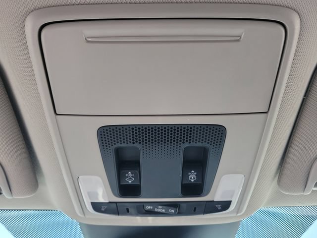 Certified 2025 Honda Pilot Touring image 34