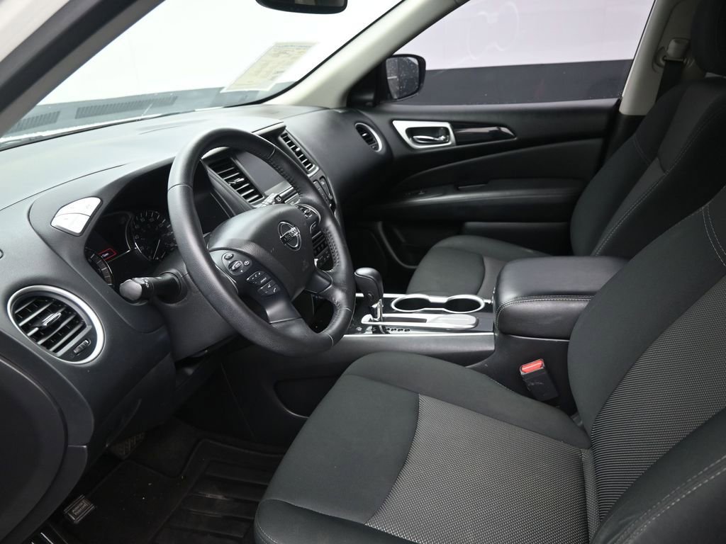 Used 2020 Nissan Pathfinder SV image 10