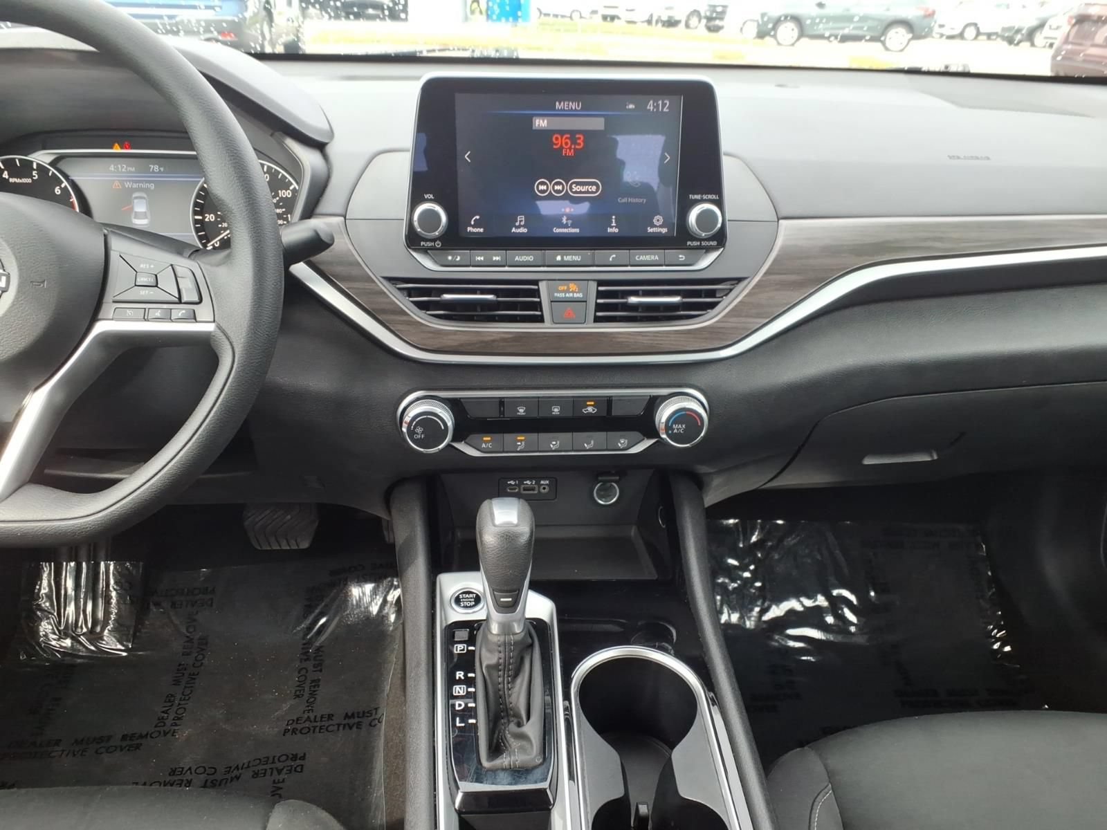 Used 2024 Nissan Altima 2.5 SV FWD image 14