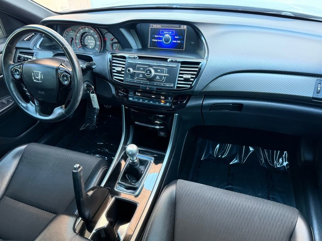 Used 2017 Honda Accord Sport image 27