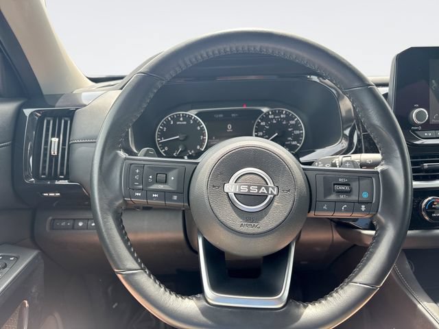 Used 2025 Nissan Pathfinder SV FWD image 14