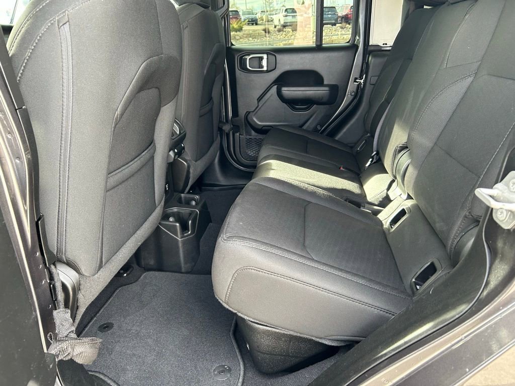 Used 2022 Jeep Gladiator Sport image 27