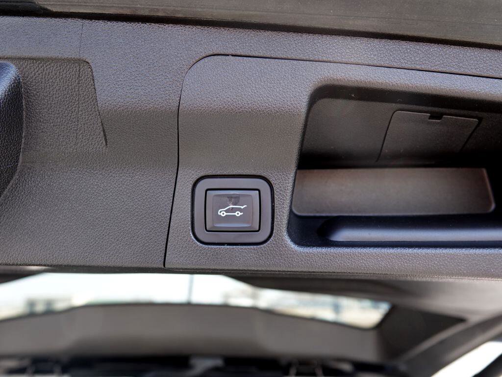 Used 2019 GMC Acadia SLE image 16