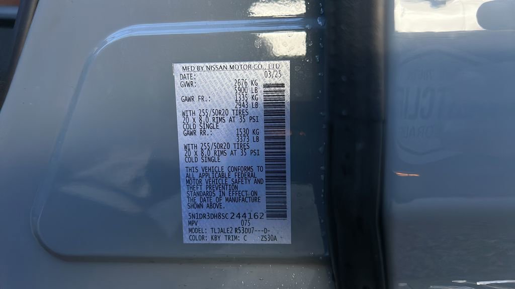 Used 2025 Nissan Pathfinder Platinum image 39