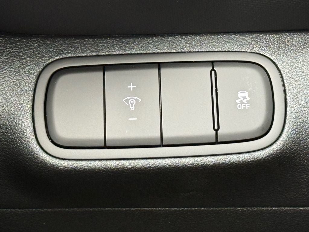 New 2026 Hyundai Venue SEL FWD image 16