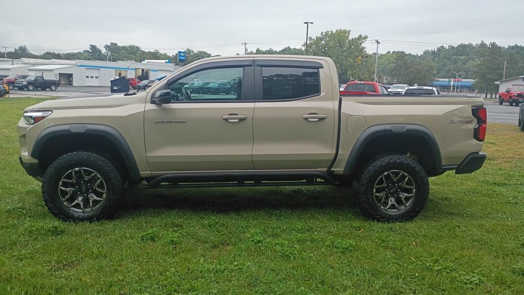 Used 2023 Chevrolet Colorado ZR2 w/ ZR2 Convenience Package III AWD/4WD image 4