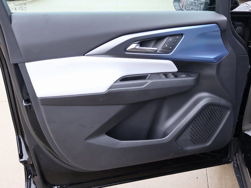 New 2026 Chevrolet Equinox EV LT FWD image 10