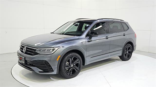 Used 2023 Volkswagen Tiguan SE R-Line FWD image 3