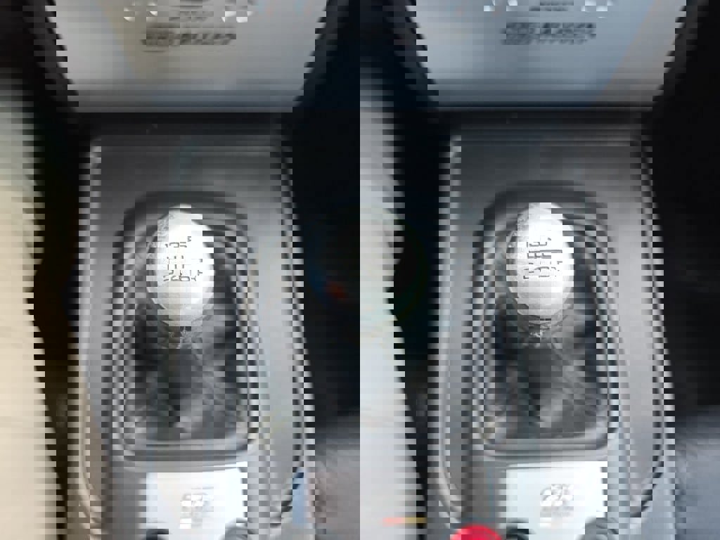 Used 2005 Honda S2000 image 12