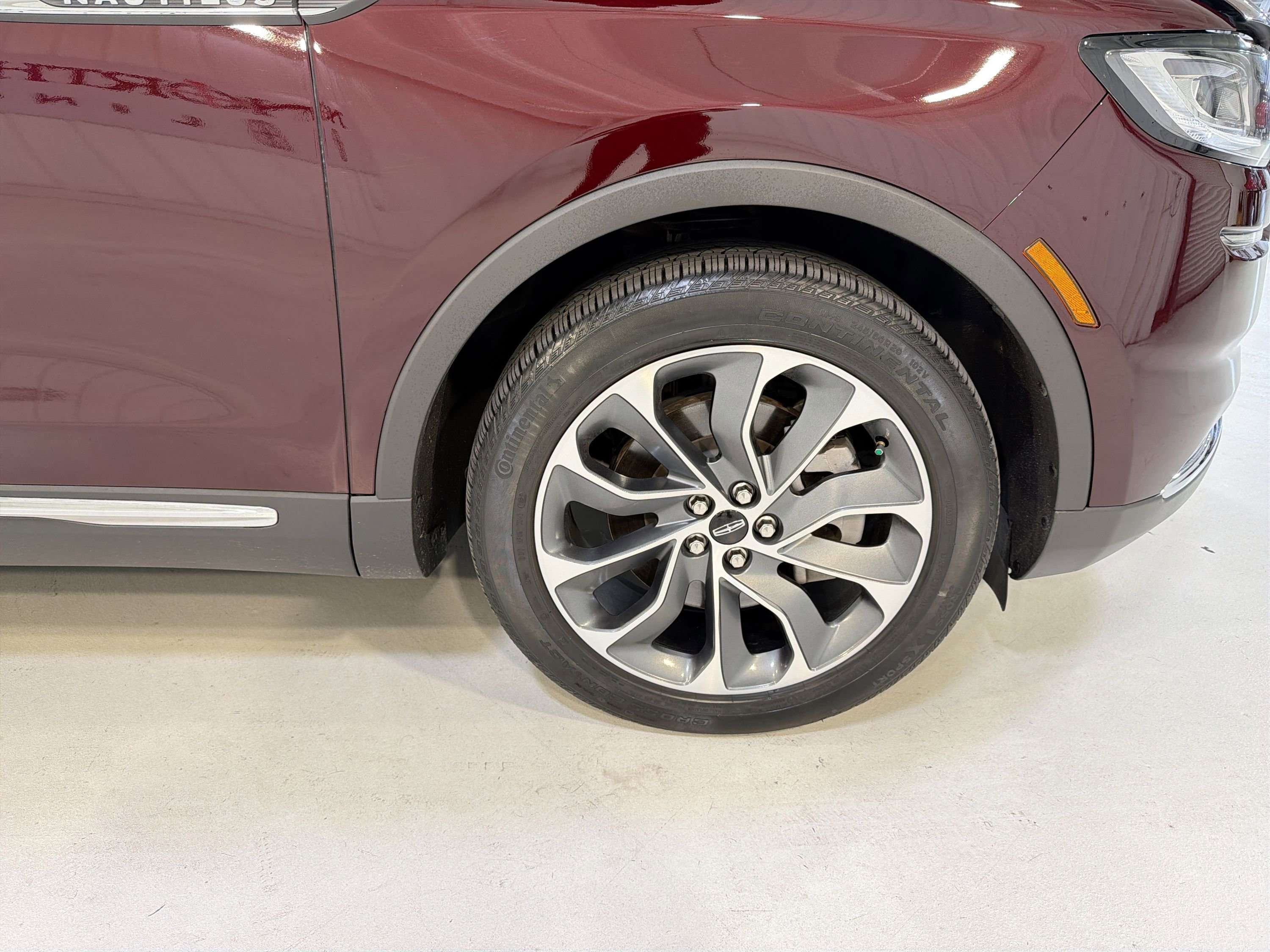 Used 2023 Lincoln Nautilus Reserve AWD/4WD image 30