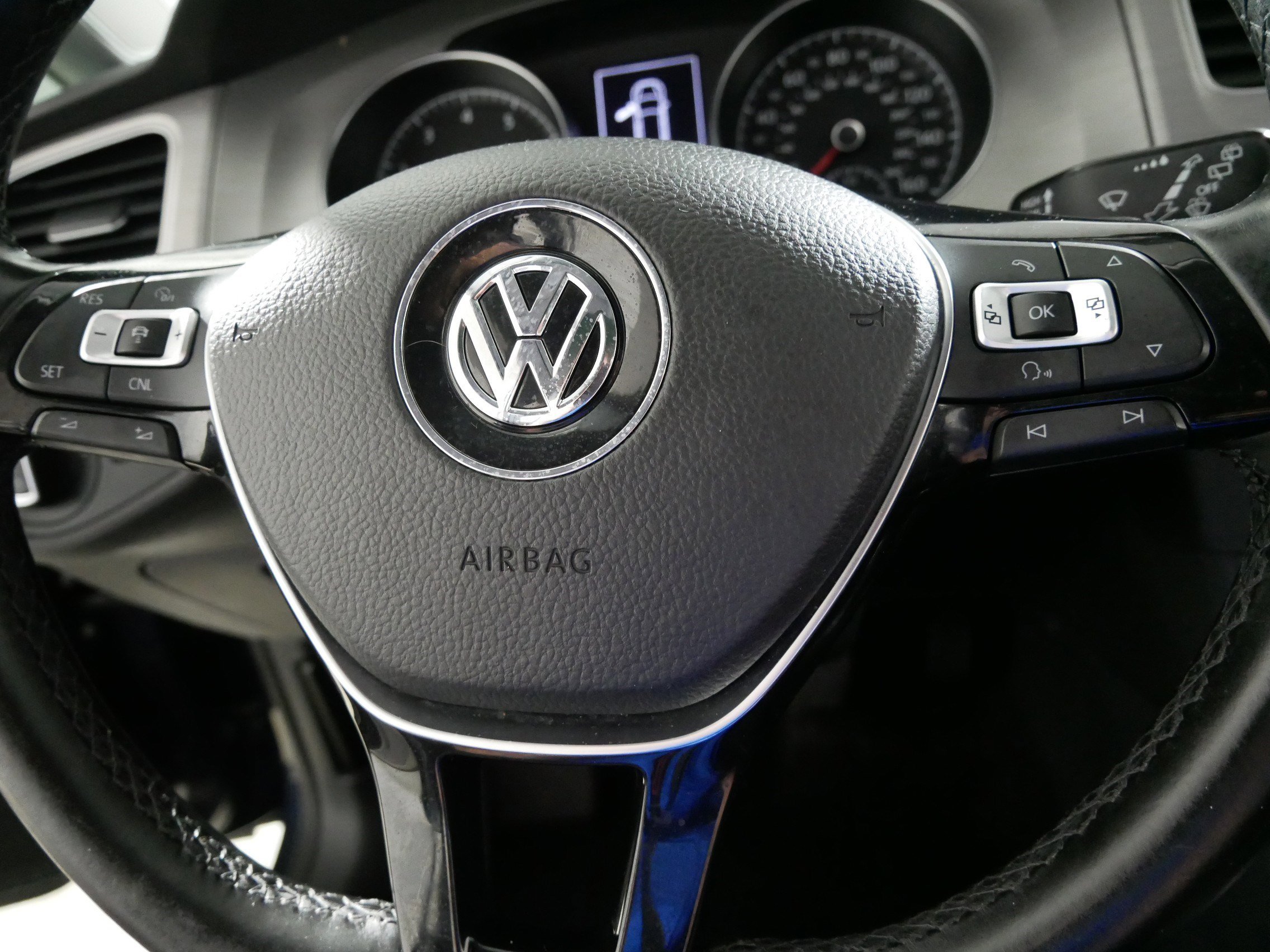 Used 2016 Volkswagen Golf Limited Edition image 25