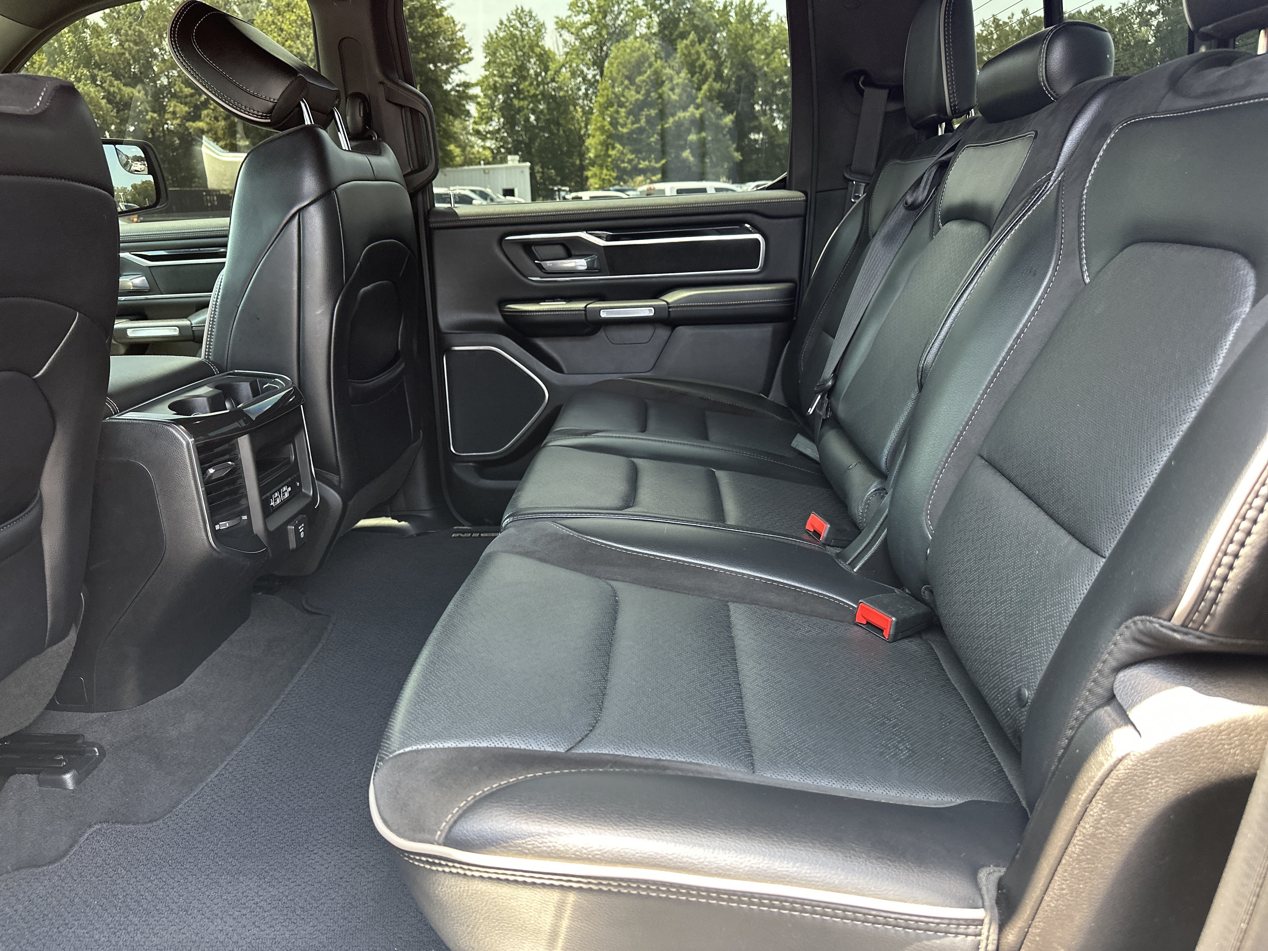 Used 2019 RAM 1500 Laramie RWD image 21