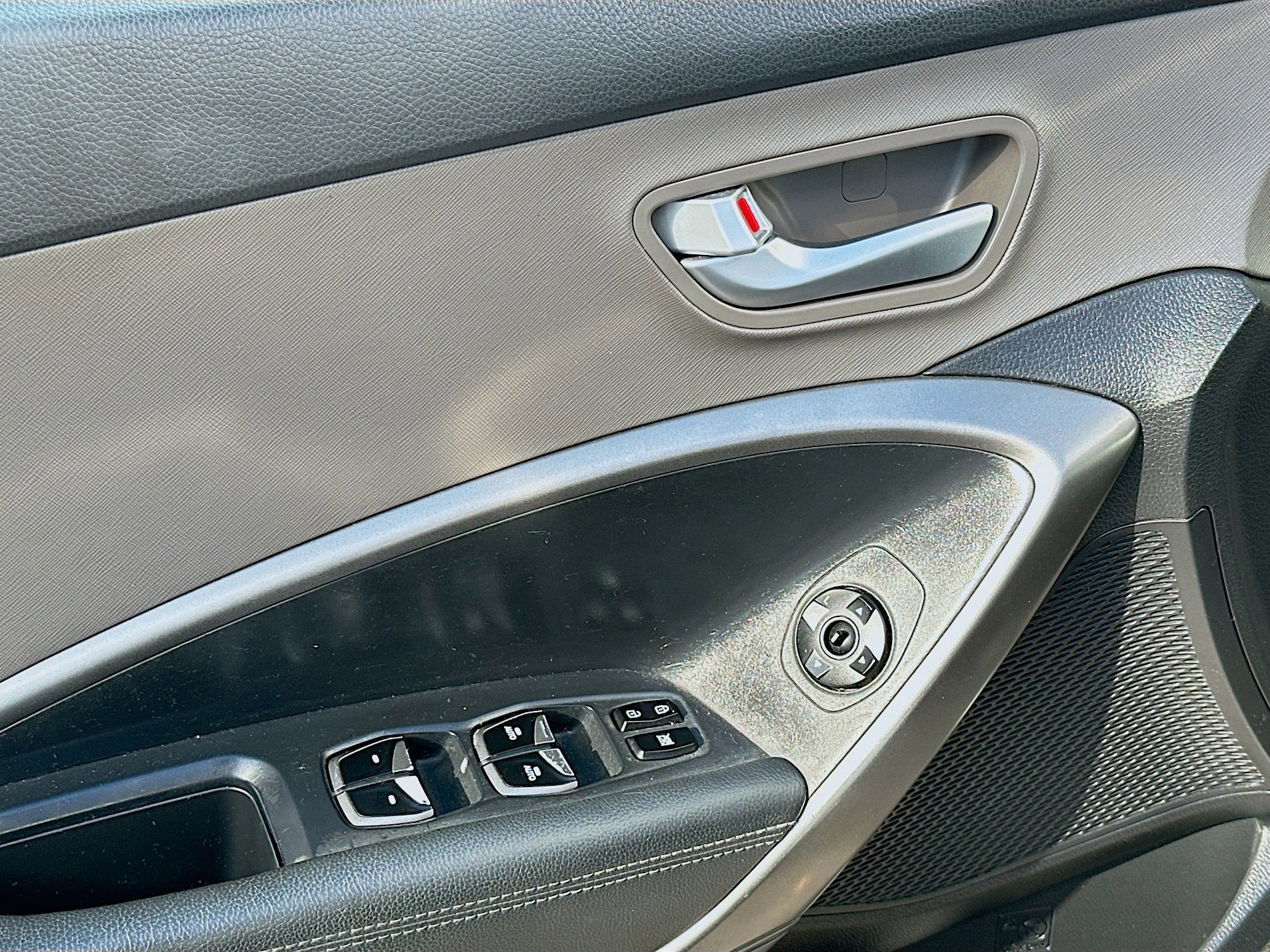 Used 2017 Hyundai Santa Fe Sport image 14