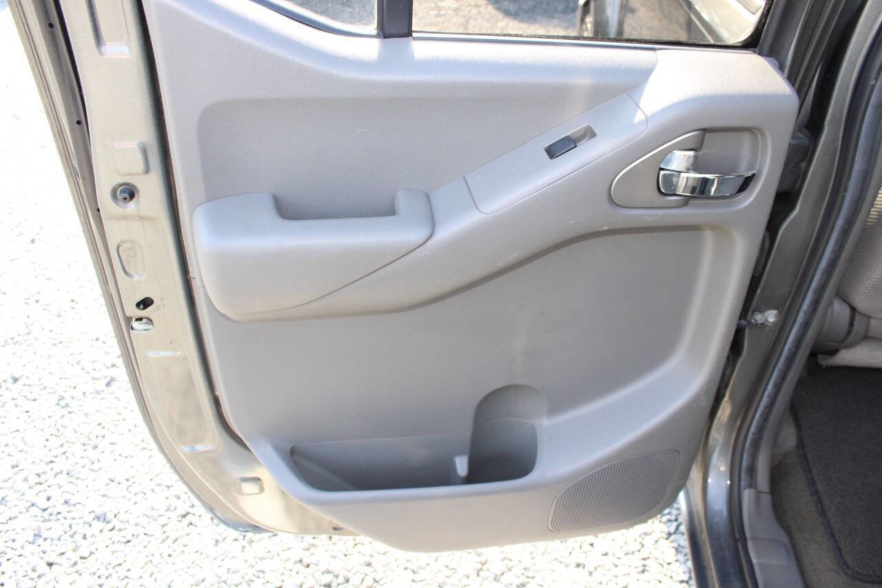 Used 2005 Nissan Frontier SE w/ (P01) Power Pkg AWD/4WD image 22