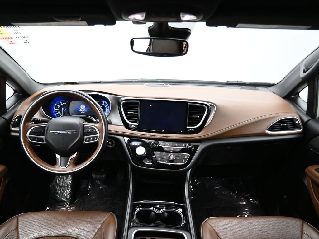 Used 2021 Chrysler Pacifica Limited w/ Premium & Safety Sphere Group image 14