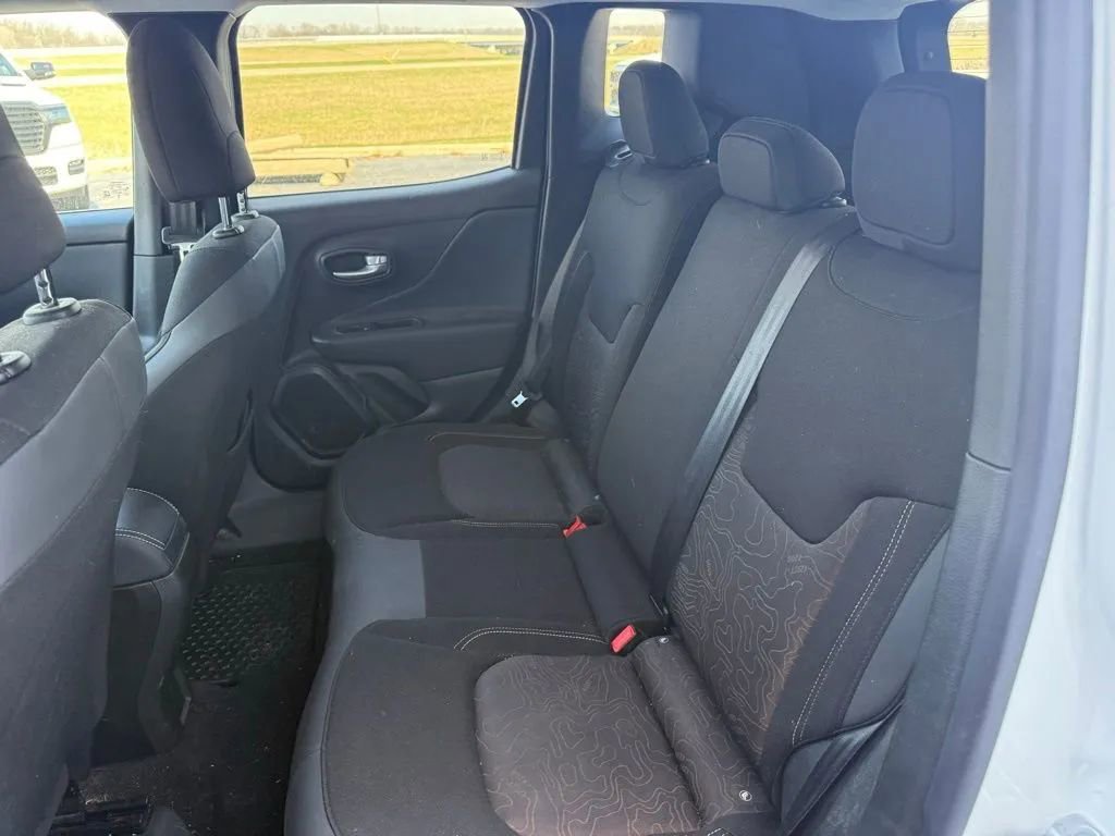 Used 2023 Jeep Renegade Latitude image 13