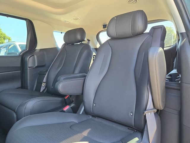 New 2025 Kia Carnival SX Prestige FWD image 10