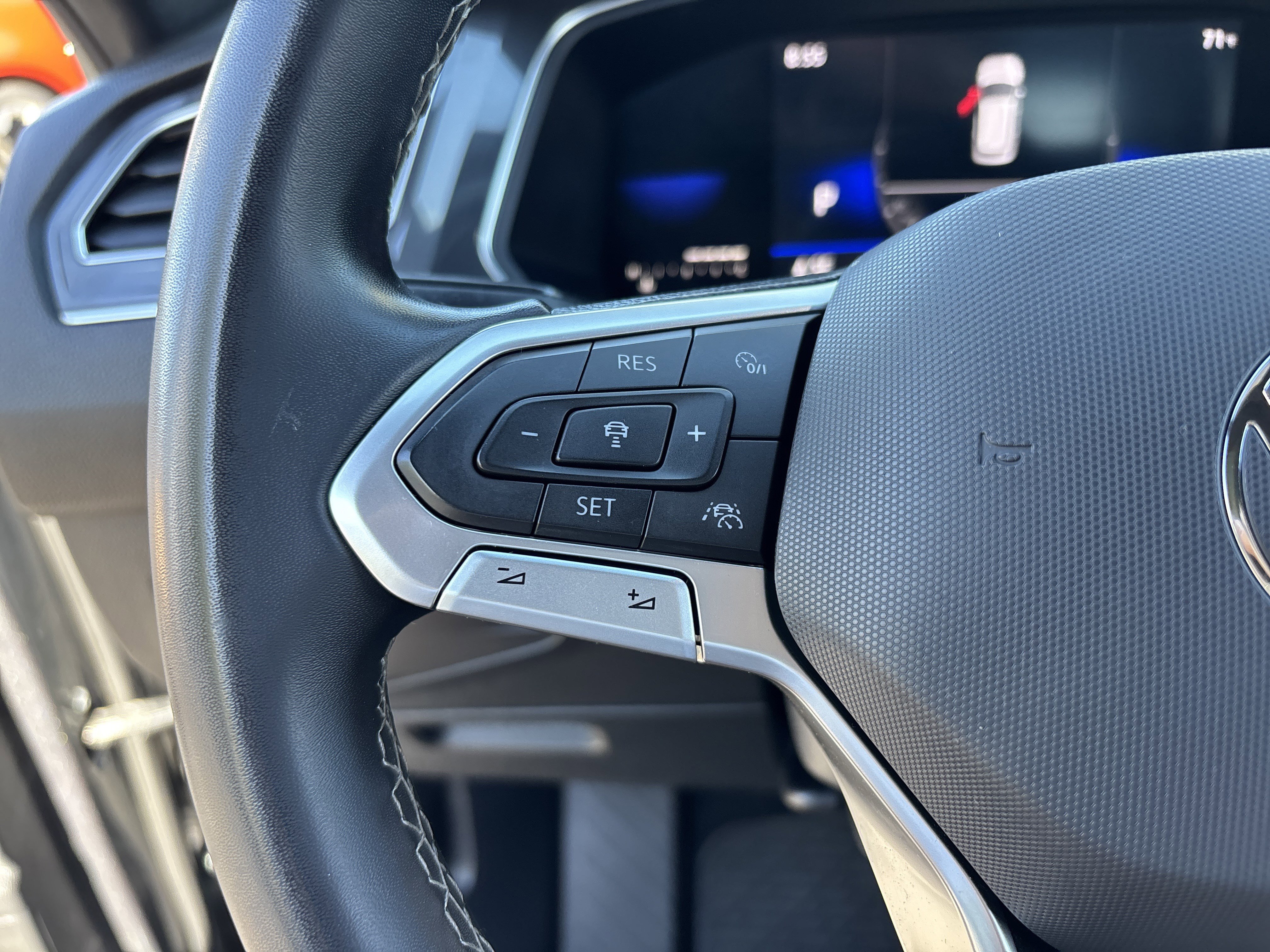 Used 2022 Volkswagen Tiguan SE image 27