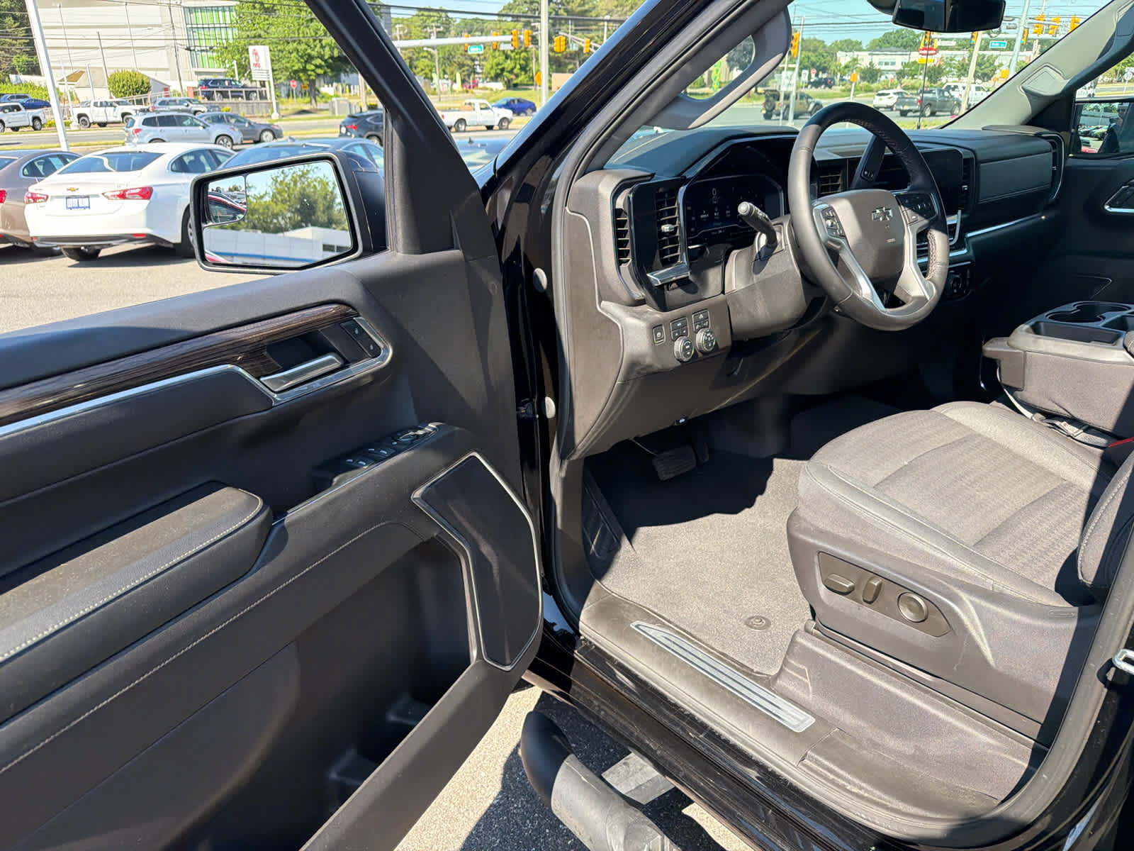 Used 2023 Chevrolet Silverado 1500 RST AWD/4WD image 9