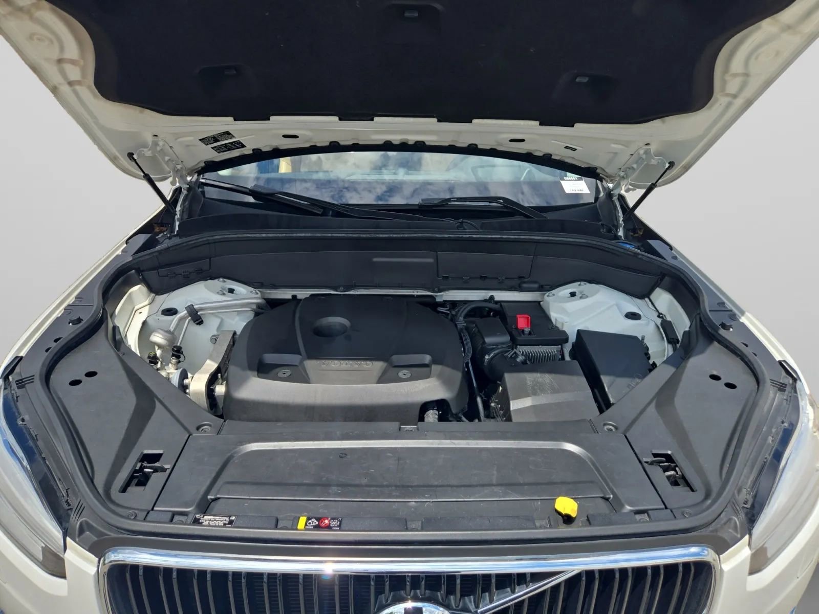 Used 2016 Volvo XC90 T6 Momentum w/ Momentum Plus Package AWD/4WD image 38