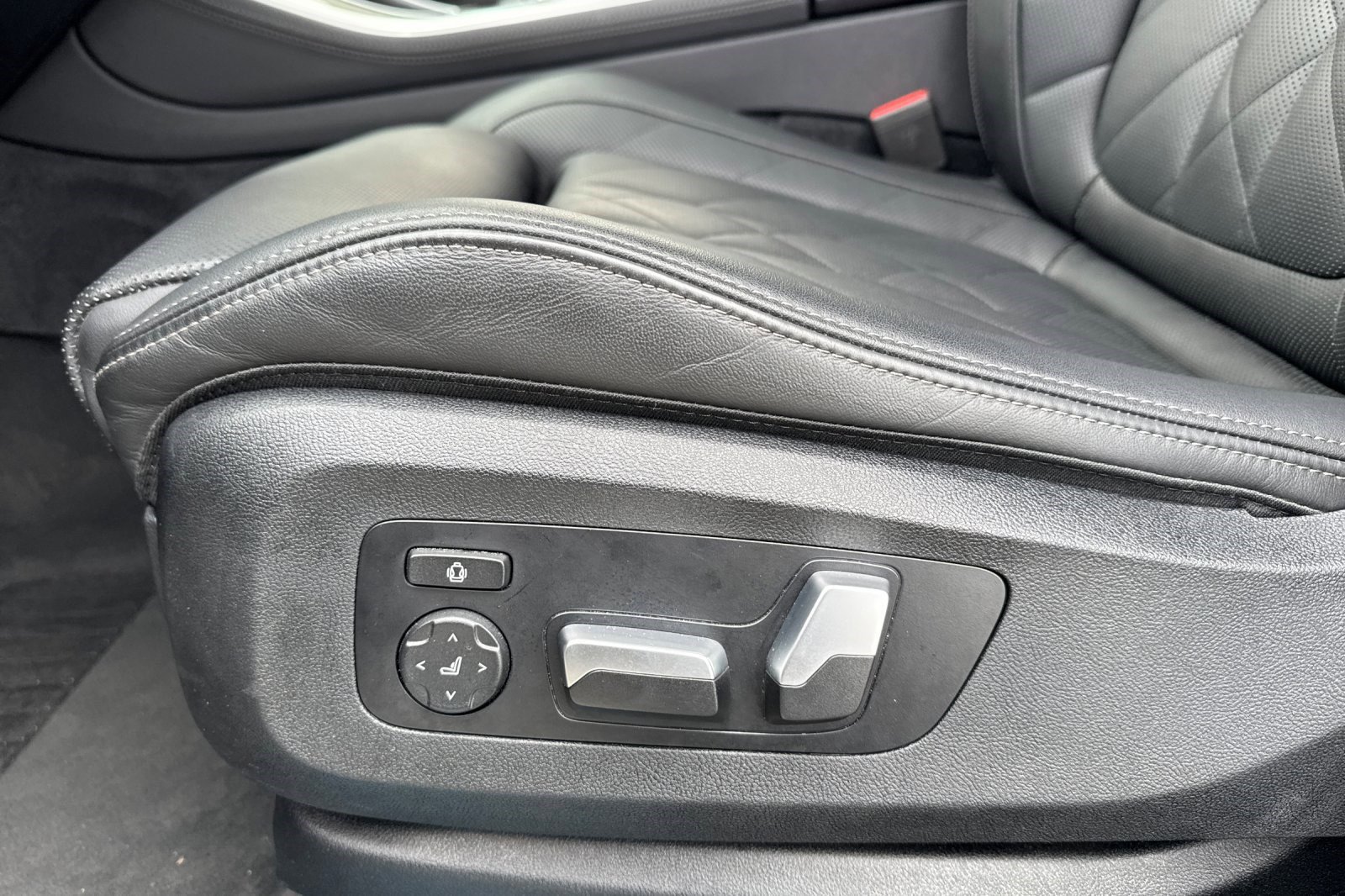 Used 2025 BMW X5 xDrive40i image 14