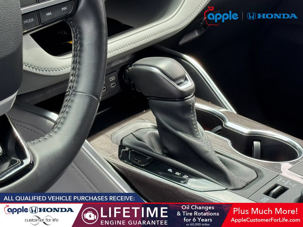 Used 2023 Toyota Highlander Limited AWD/4WD image 16