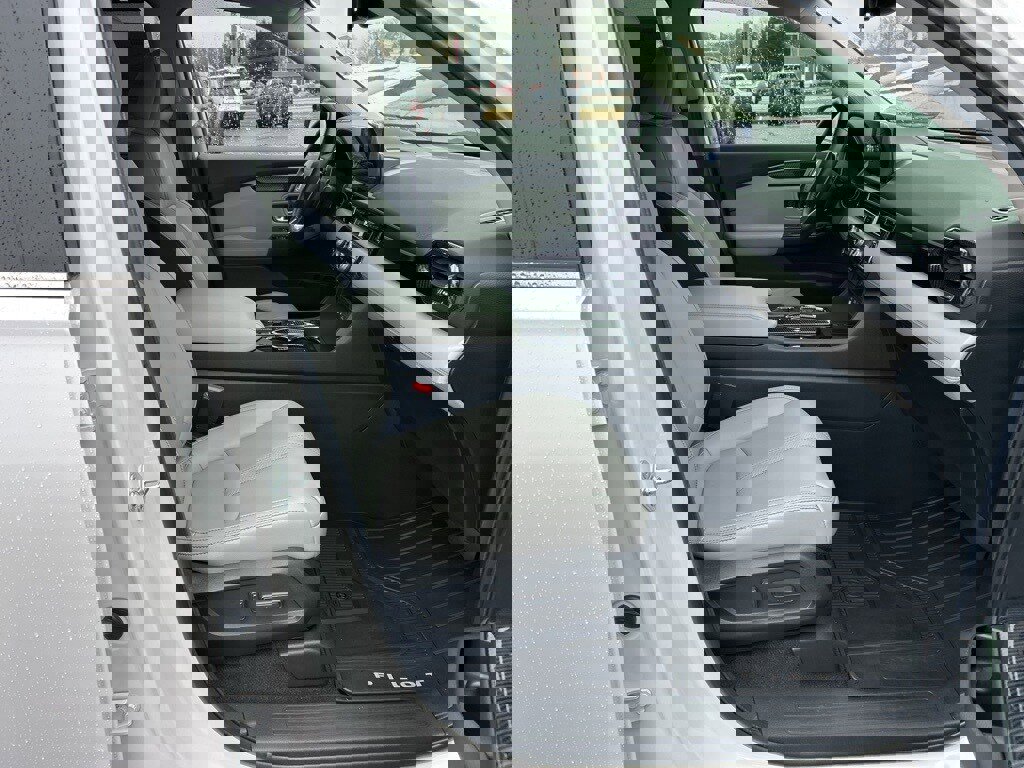 Used 2025 Honda Pilot Touring image 24