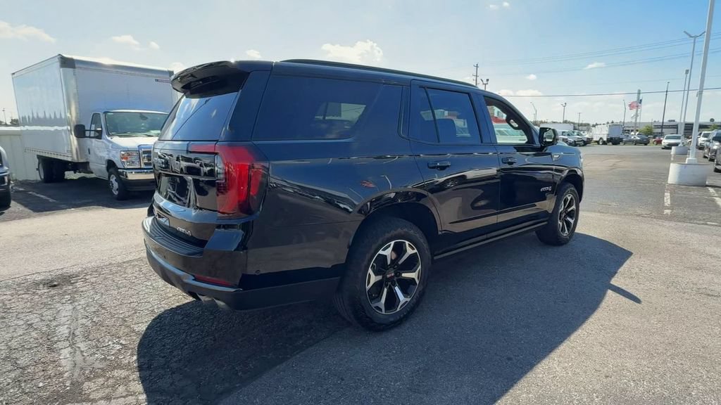Used 2025 GMC Yukon AT4 w/ AT4 Premium Plus Package AWD/4WD image 8