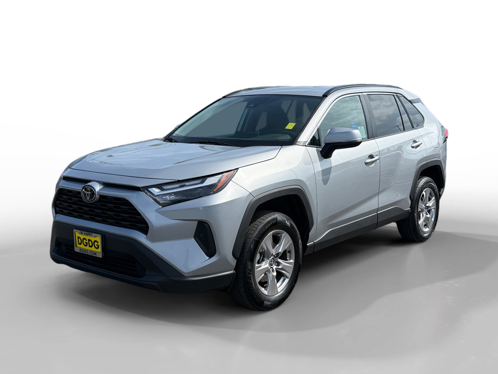 Used 2025 Toyota RAV4 XLE AWD/4WD image 1