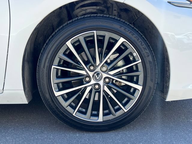 Used 2025 Lexus ES 300h w/ Premium Package FWD image 10
