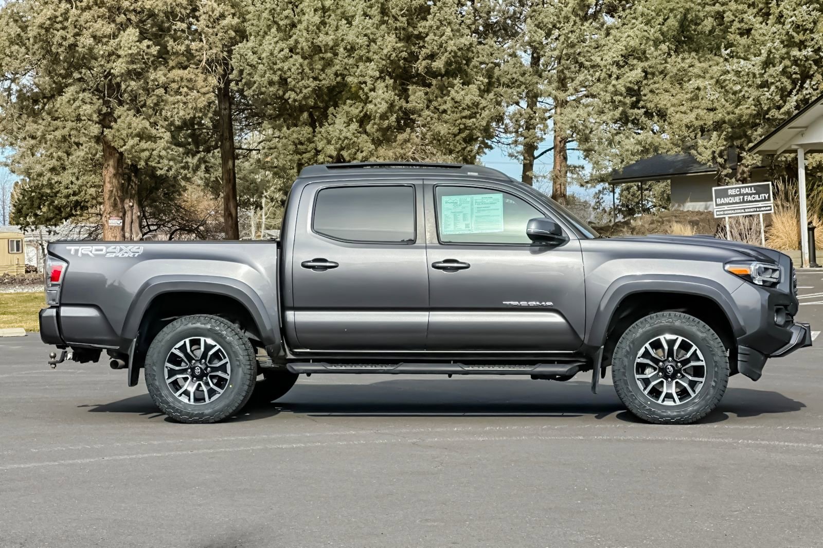 Used 2022 Toyota Tacoma TRD Sport w/ TRD Premium Sport Package image 3