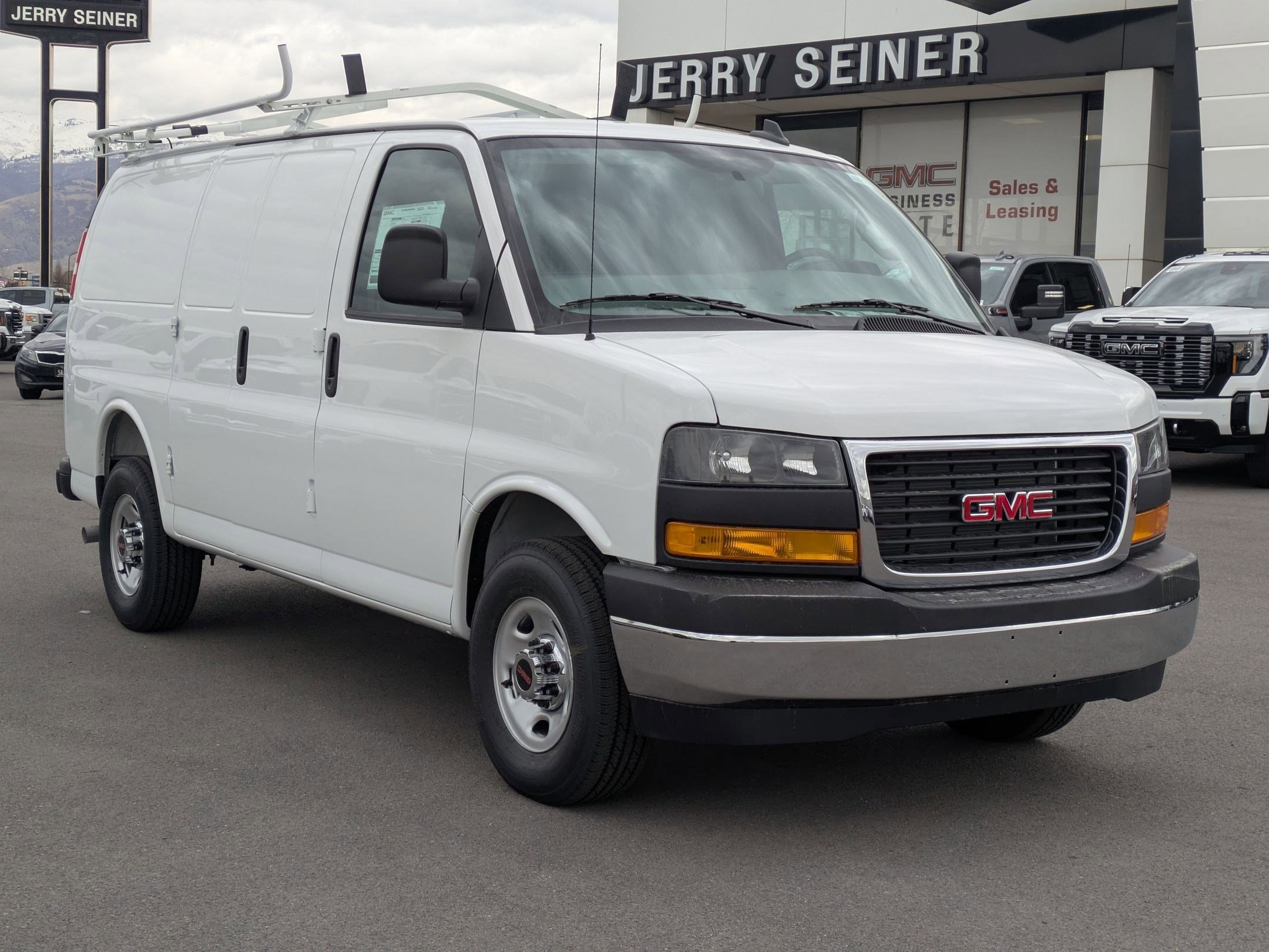 New 2025 GMC Savana 2500 w/ Safety Package RWD image 8