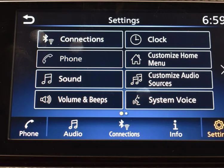 Used 2023 Nissan Kicks SV image 32