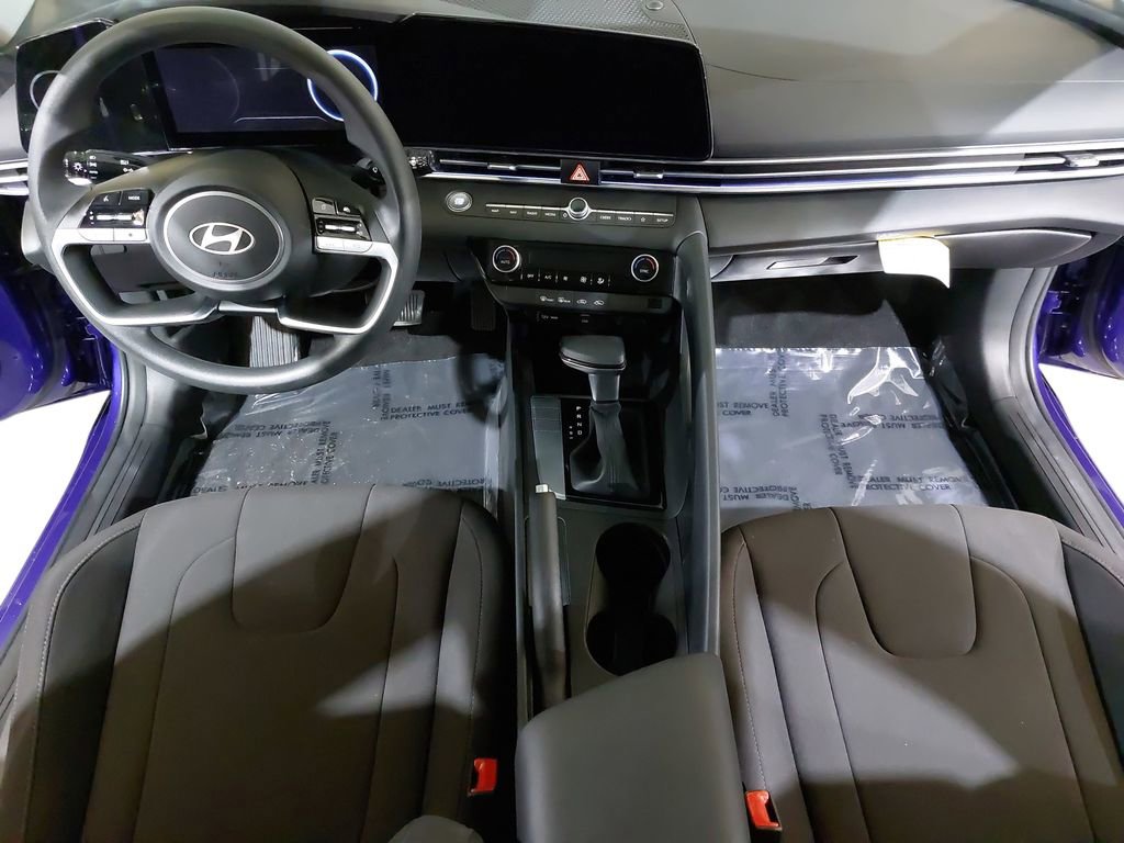 Certified 2024 Hyundai Elantra SEL image 9