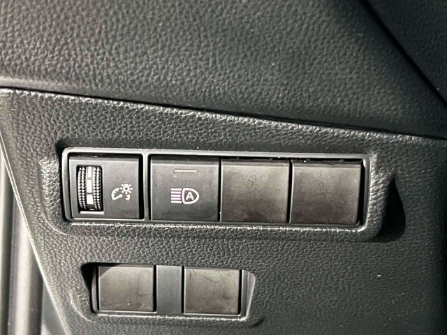 Used 2023 Toyota Corolla Cross LE w/ Moonroof Package AWD/4WD image 21