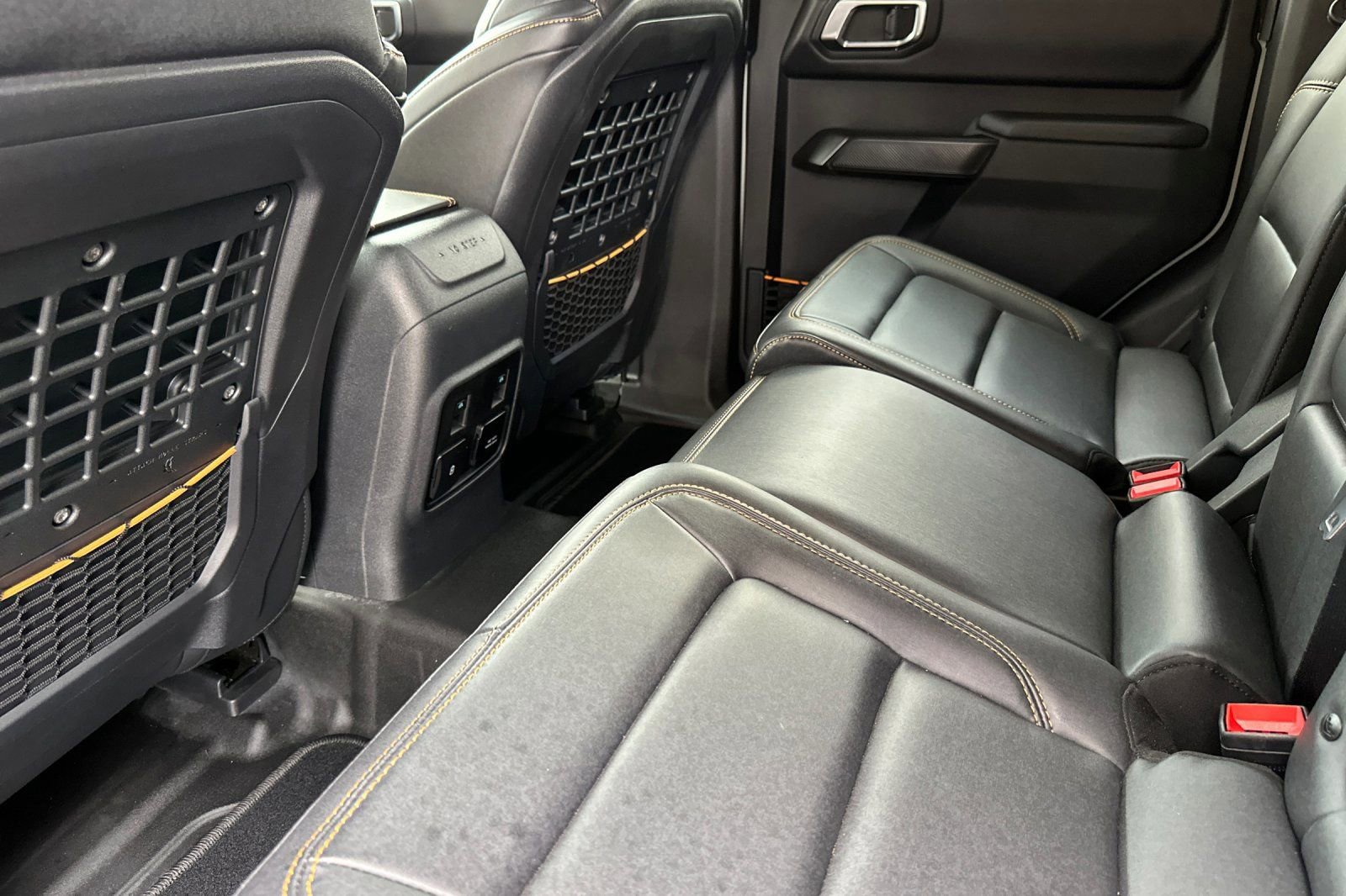 Used 2024 Ford Bronco Badlands image 12