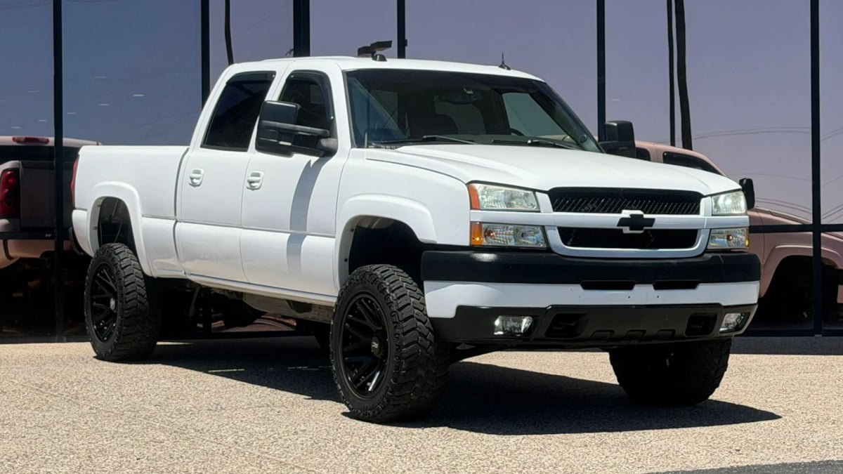 Used 2004 Chevrolet Silverado 2500 LT RWD image 22
