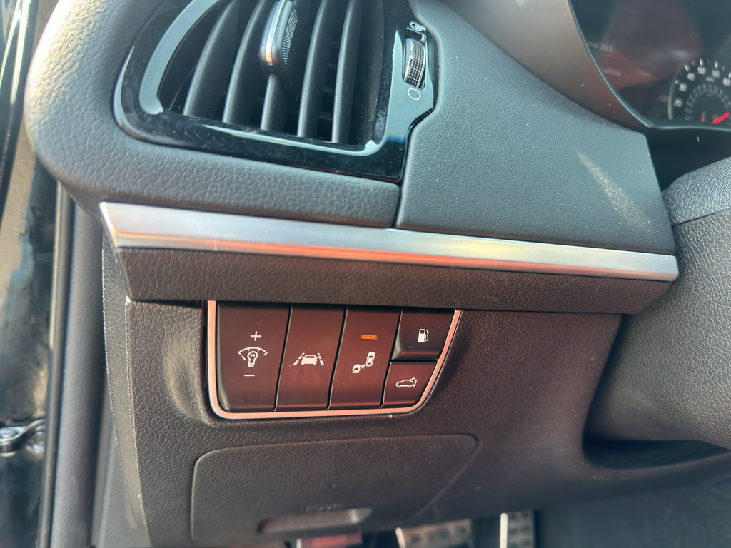 Used 2018 Kia Stinger GT2 AWD/4WD image 19