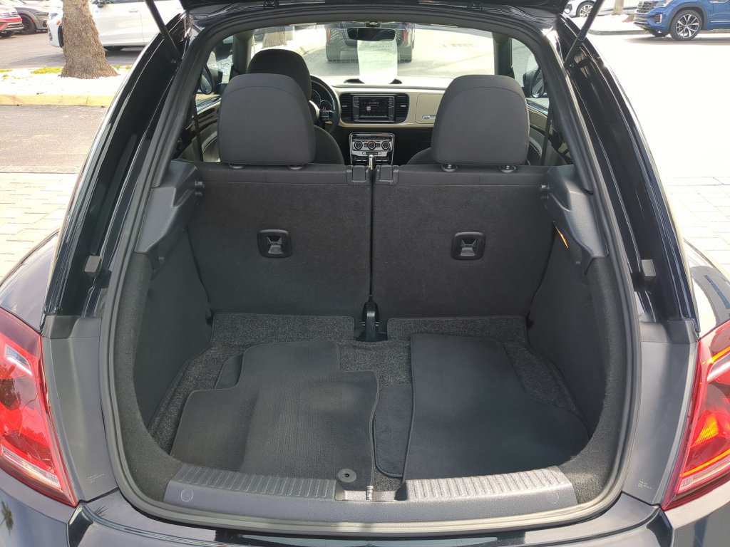Used 2019 Volkswagen Beetle 2.0T SE FWD image 8