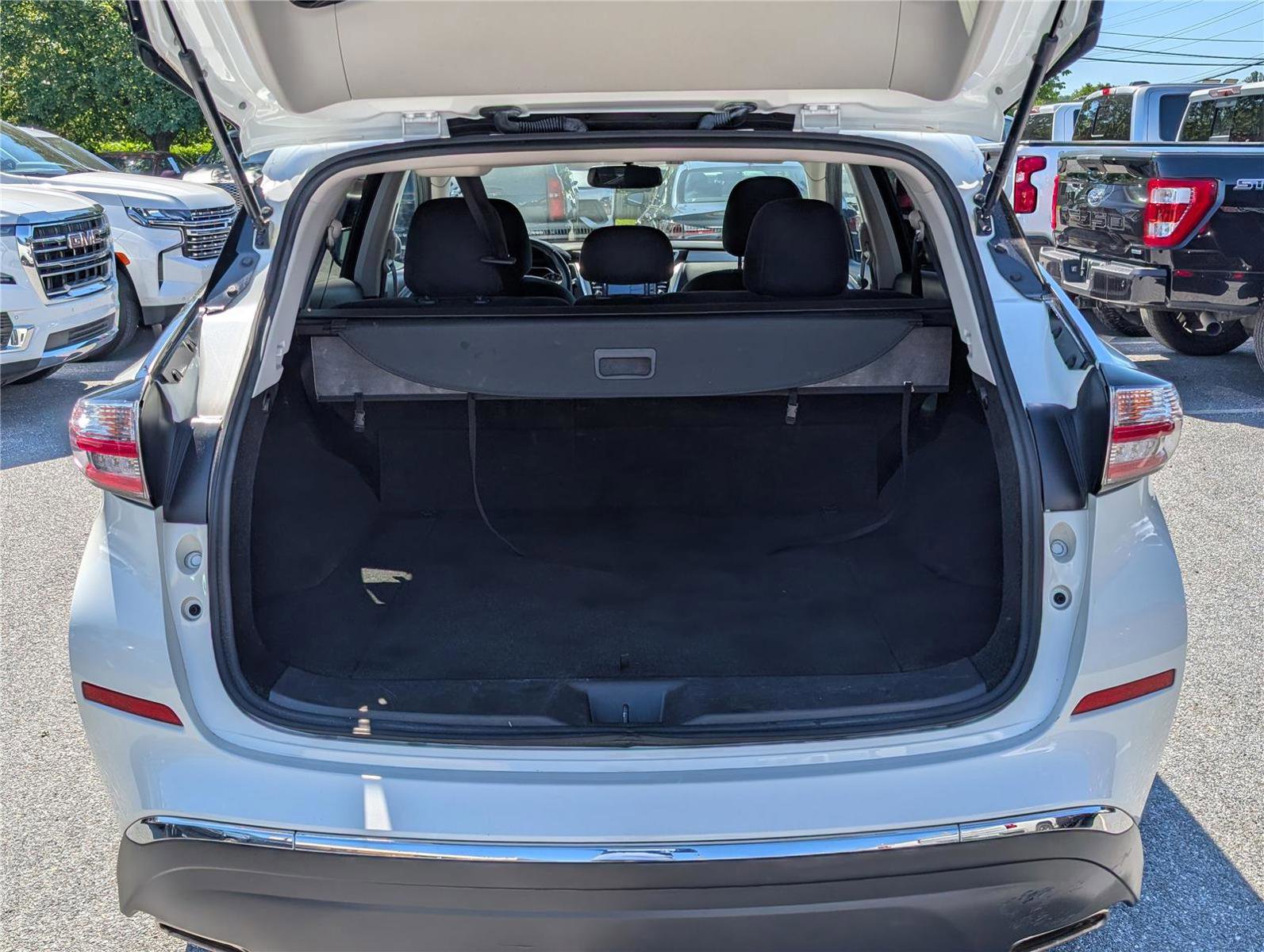 Used 2018 Nissan Murano SV AWD/4WD image 14
