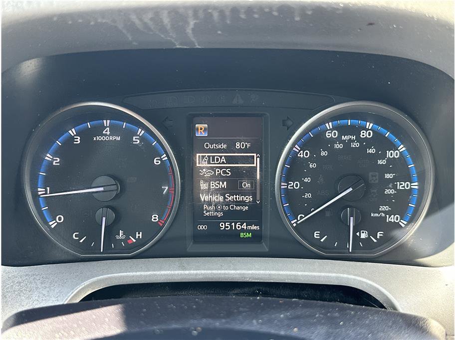 Used 2018 Toyota RAV4 XLE w/ Plus Extra Value Package AWD/4WD image 20
