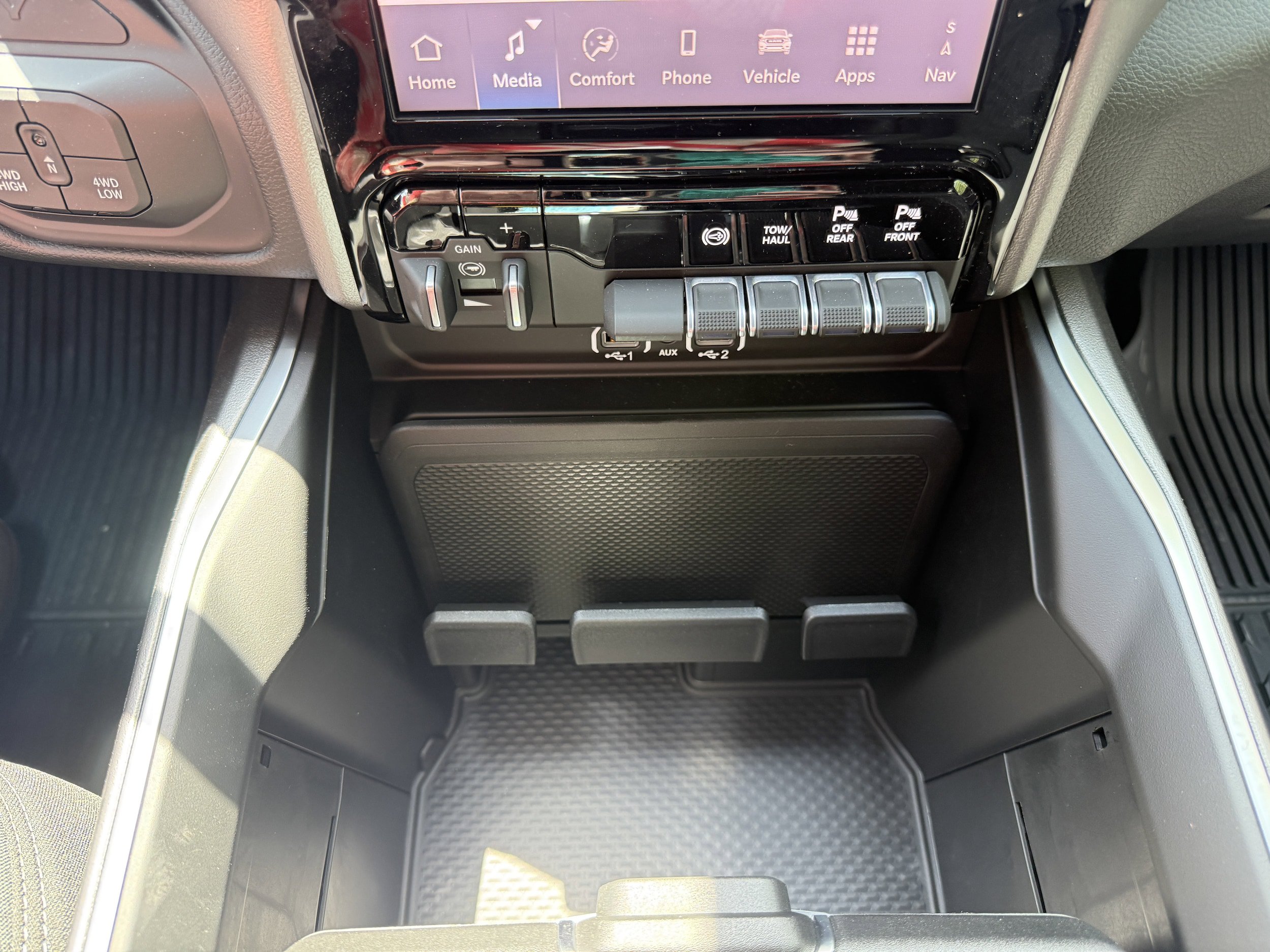 New 2026 RAM 2500 Big Horn AWD/4WD image 13