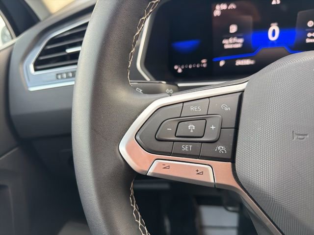 Used 2023 Volkswagen Tiguan SE image 24
