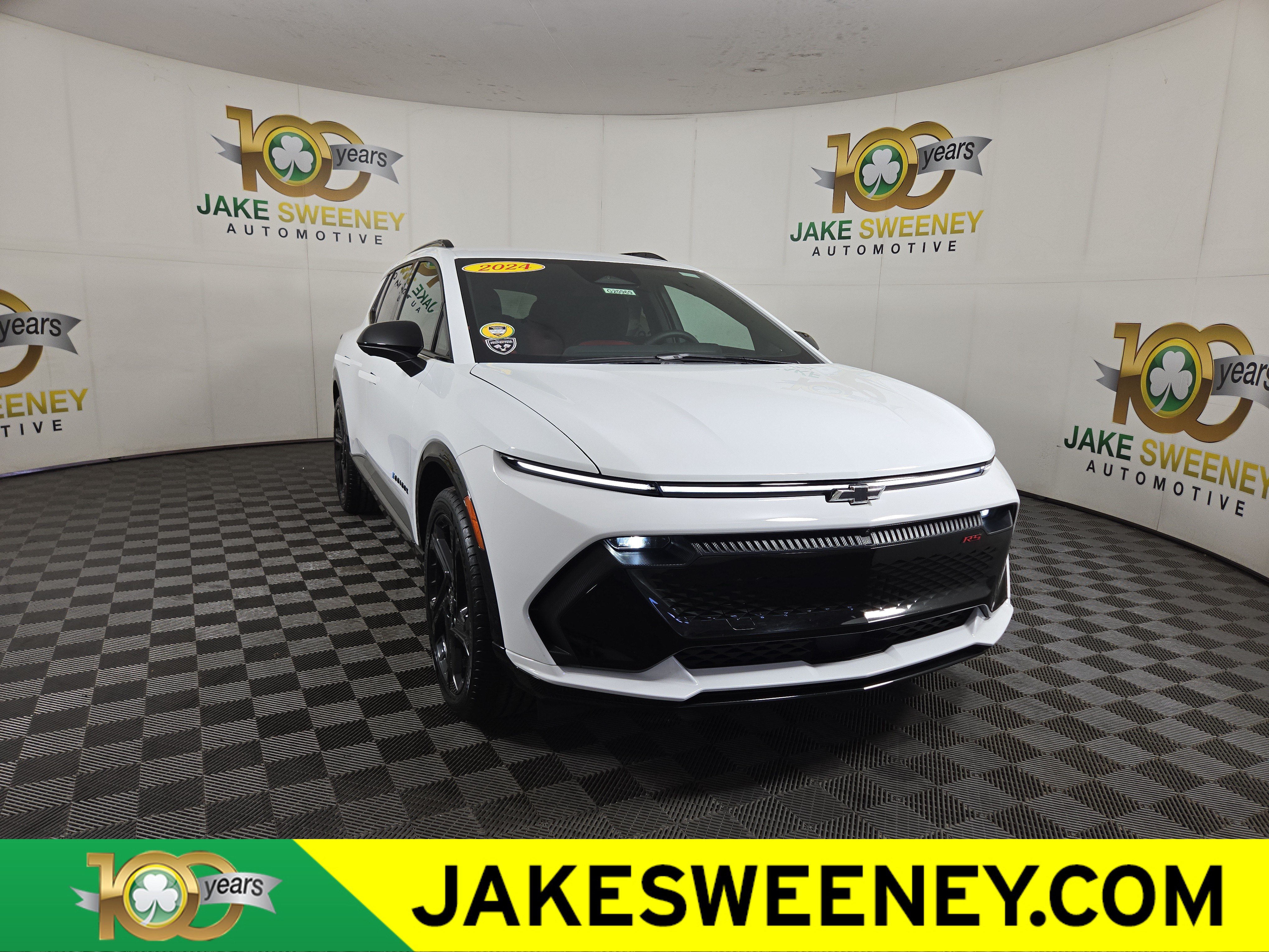 Used 2024 Chevrolet Equinox EV RS FWD image 1