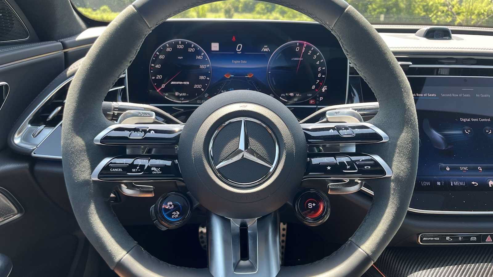 Certified 2025 Mercedes-Benz E 53 AMG e 4MATIC Sedan image 37