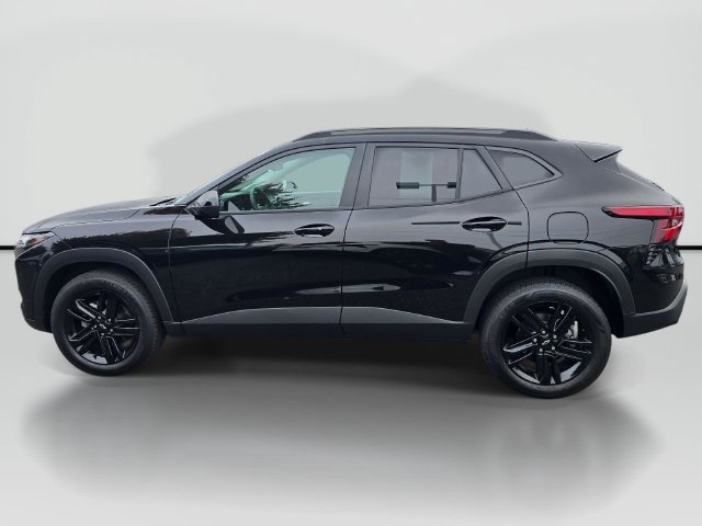 Used 2025 Chevrolet Trax ACTIV w/ Driver Confidence Package FWD image 2